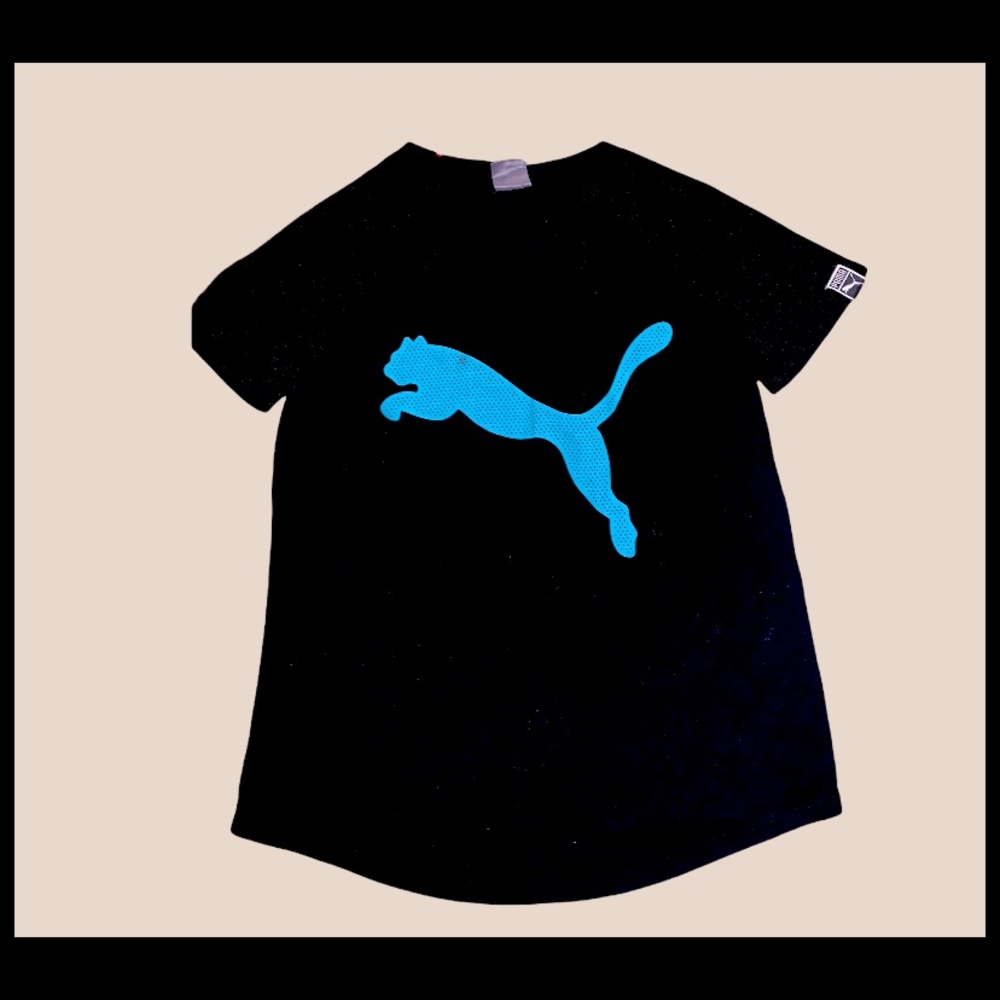 Cute puma t-shirt. Perfect condition